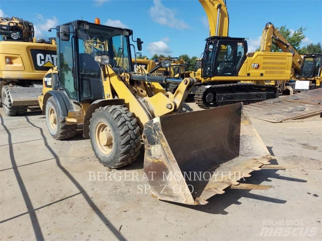 CAT 906M Naudoti ratiniai krautuvai