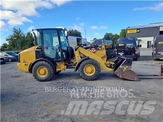 CAT 906M Naudoti ratiniai krautuvai