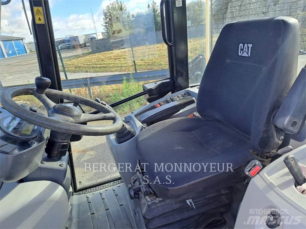 CAT 906M Naudoti ratiniai krautuvai