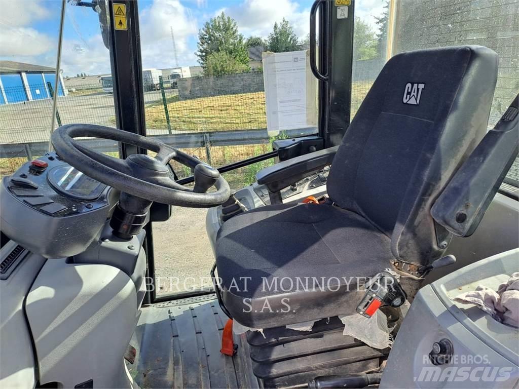 CAT 906M Naudoti ratiniai krautuvai
