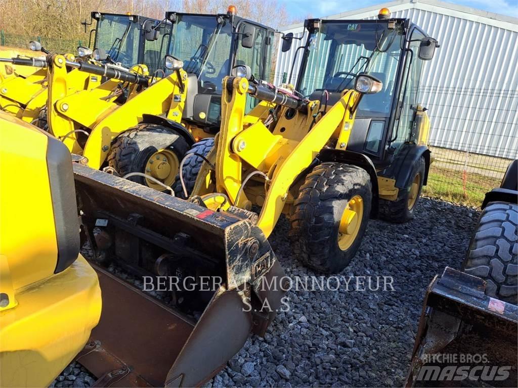 CAT 906M Naudoti ratiniai krautuvai