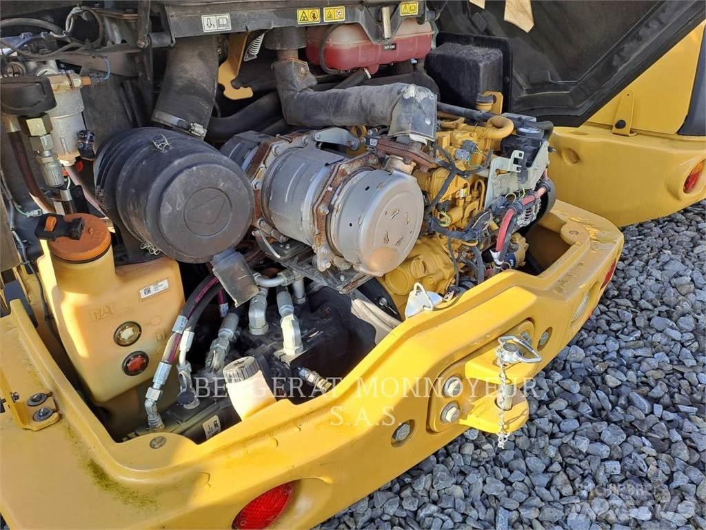 CAT 906M Naudoti ratiniai krautuvai