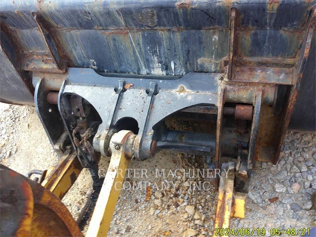 CAT 906M Naudoti ratiniai krautuvai