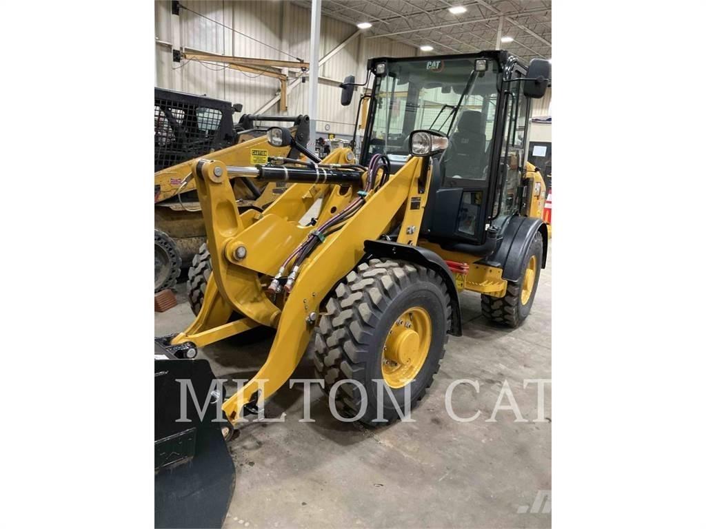 CAT 906M Naudoti ratiniai krautuvai