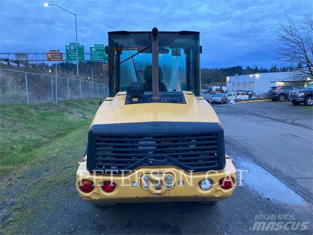 CAT 906M Naudoti ratiniai krautuvai