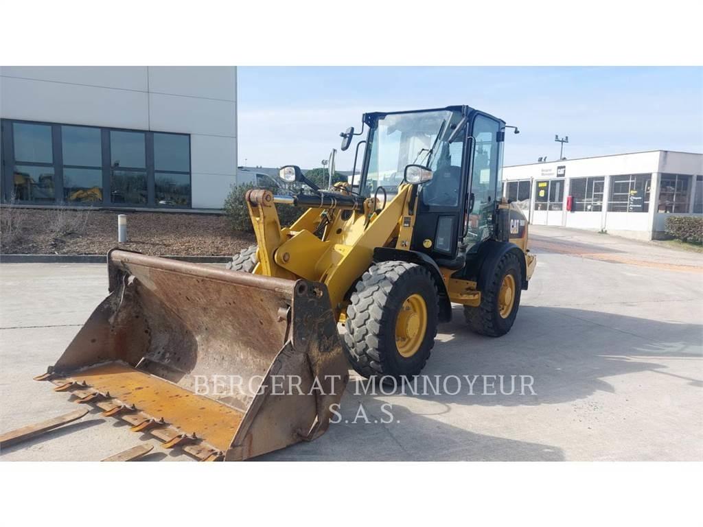 CAT 906M Naudoti ratiniai krautuvai