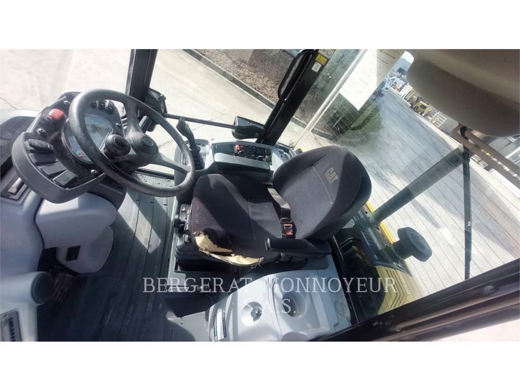 CAT 906M Naudoti ratiniai krautuvai