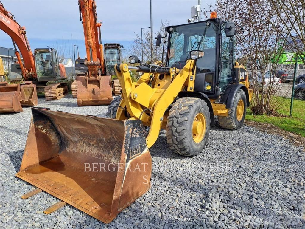 CAT 906M Naudoti ratiniai krautuvai