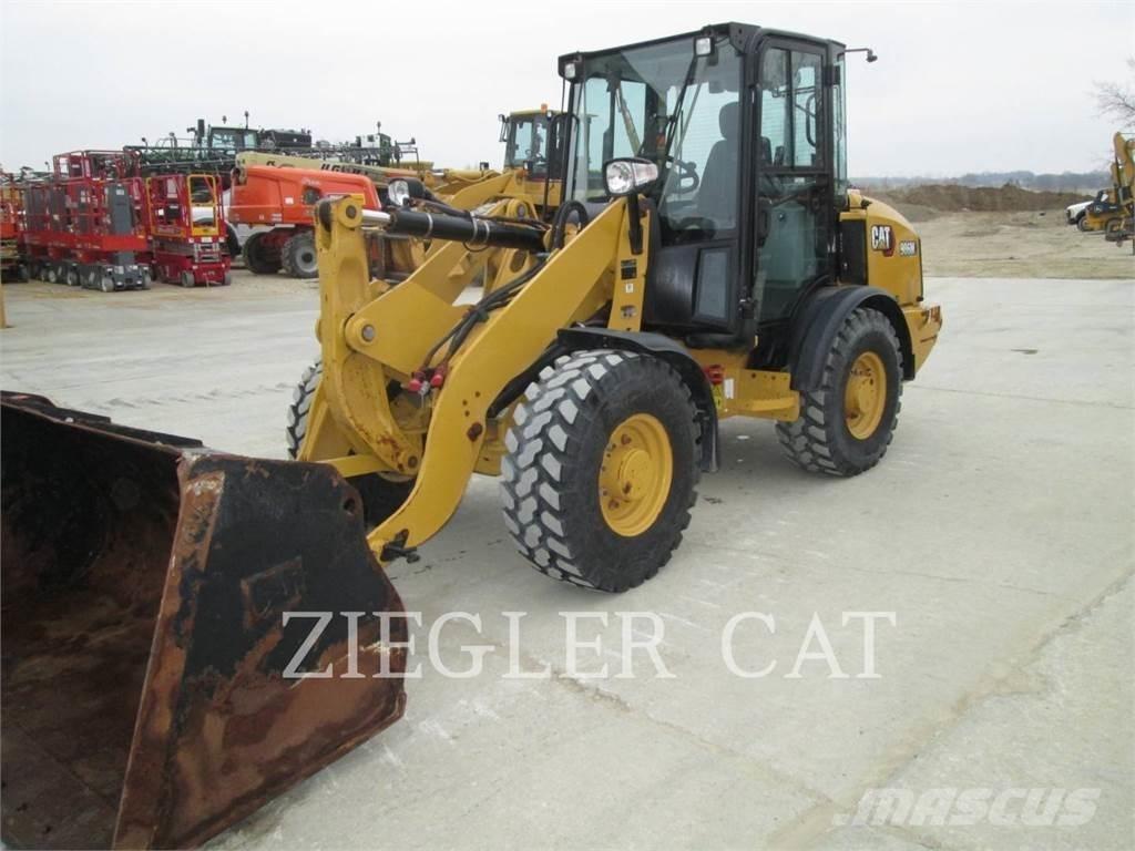 CAT 906M Naudoti ratiniai krautuvai