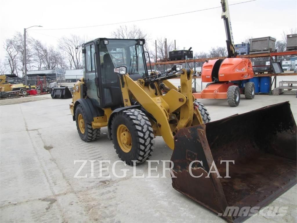 CAT 906M Naudoti ratiniai krautuvai