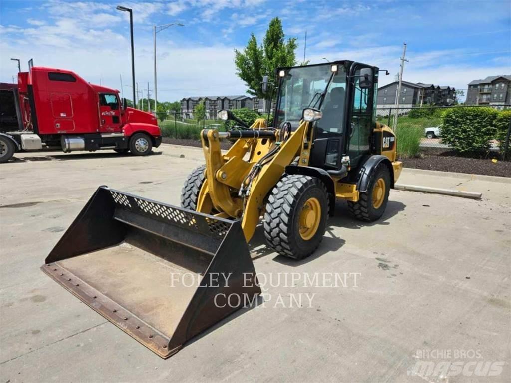 CAT 906M Naudoti ratiniai krautuvai