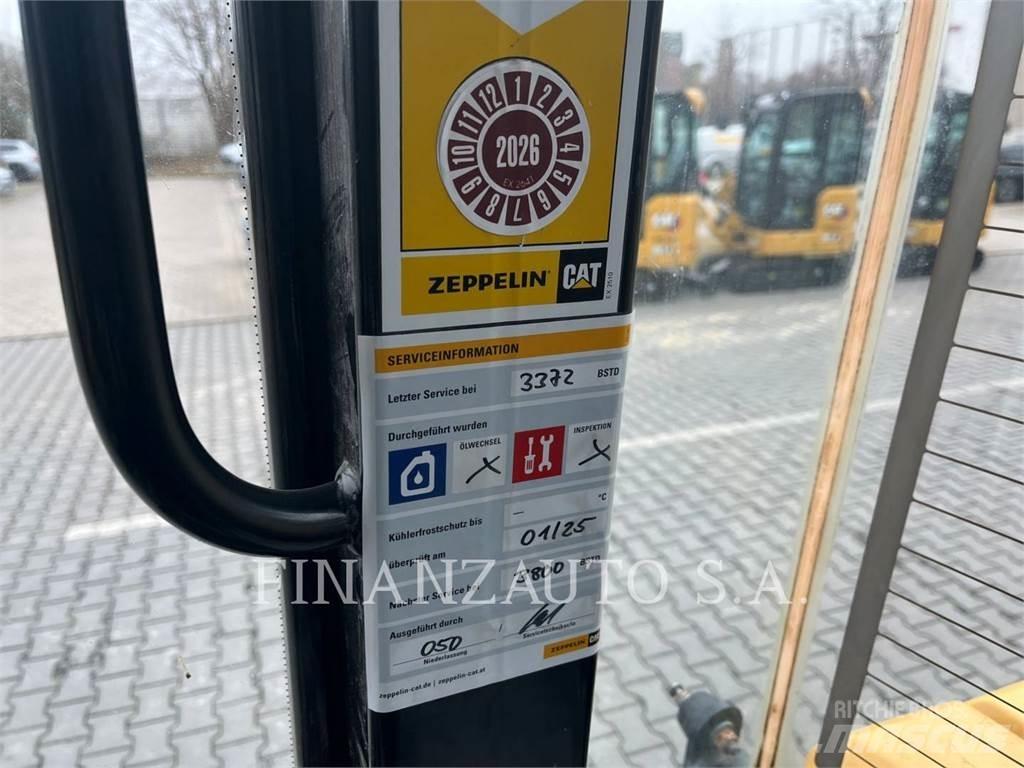 CAT 906M Naudoti ratiniai krautuvai