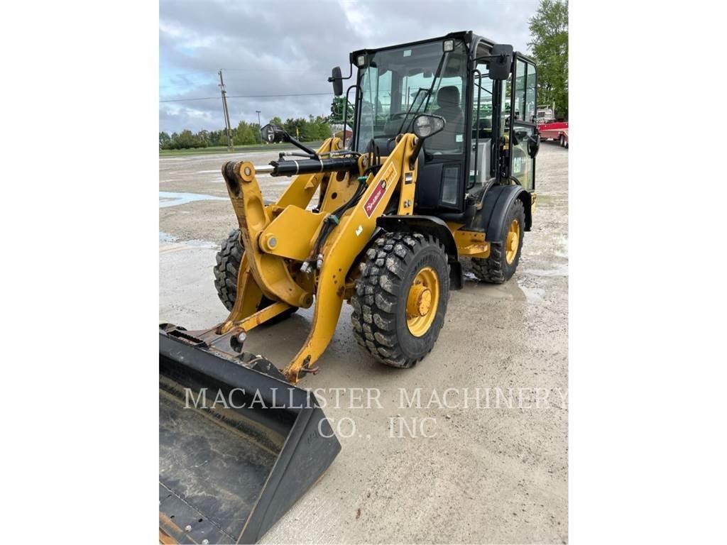 CAT 906M Naudoti ratiniai krautuvai