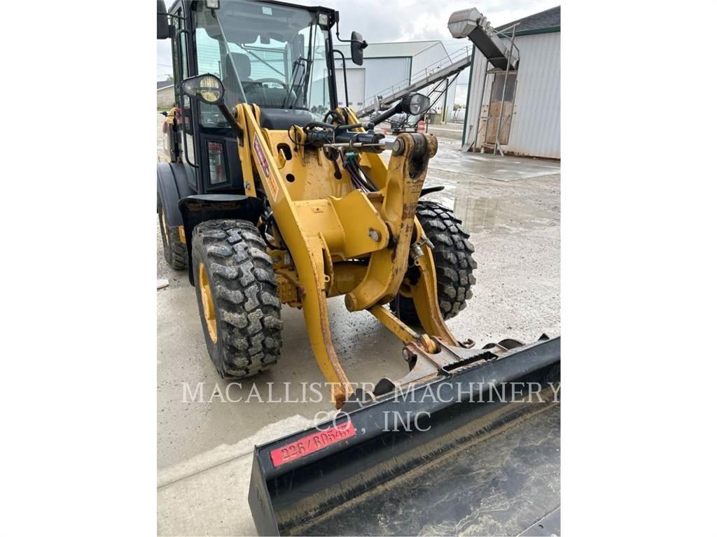 CAT 906M Naudoti ratiniai krautuvai