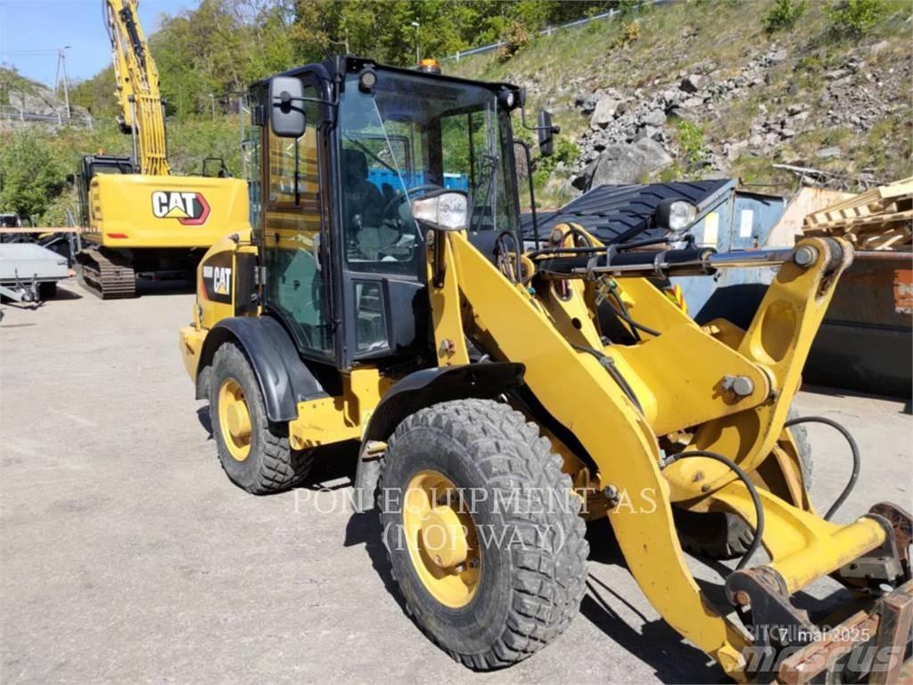 CAT 906M Naudoti ratiniai krautuvai