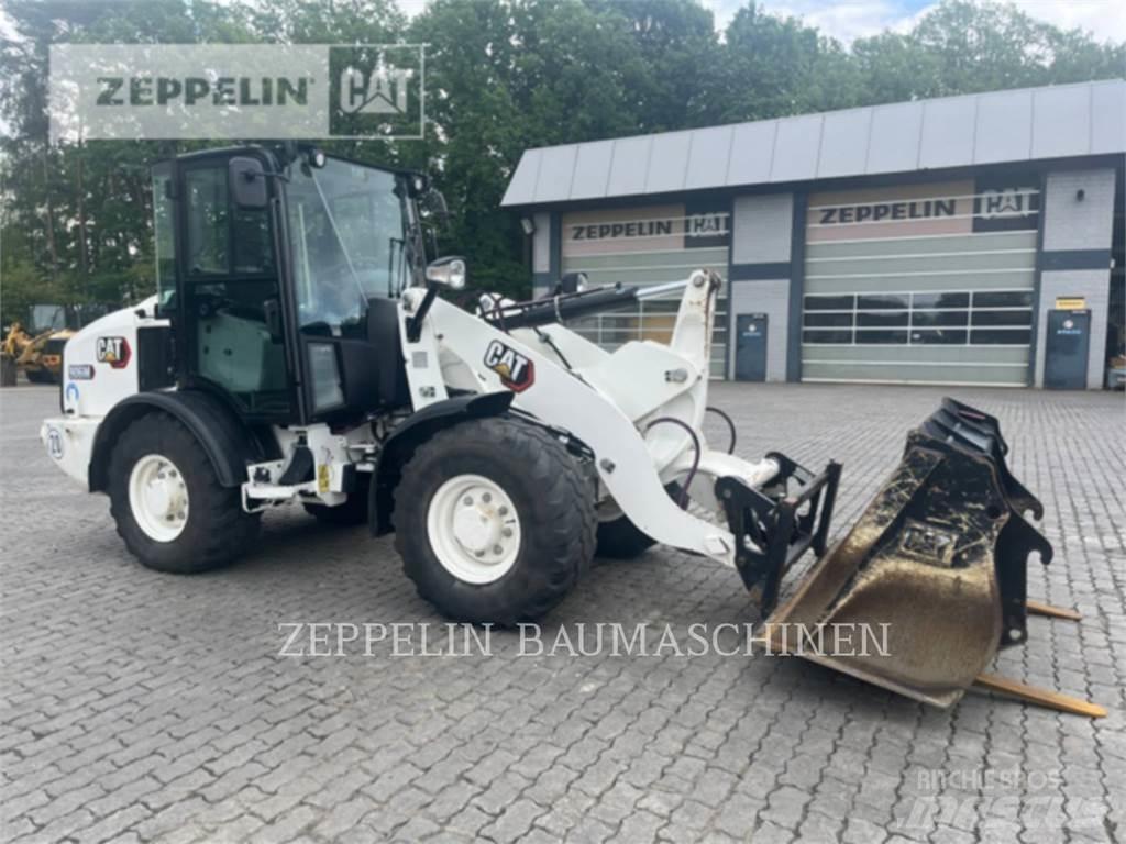 CAT 906M Naudoti ratiniai krautuvai
