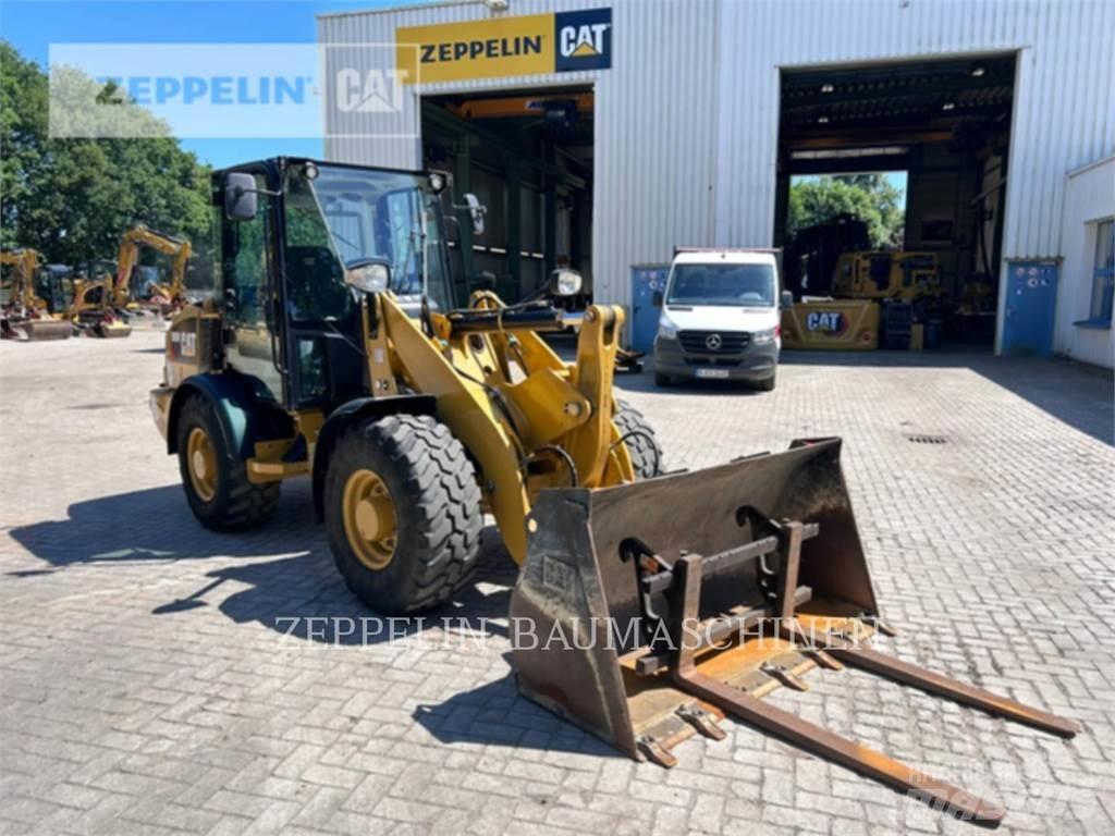 CAT 906M Naudoti ratiniai krautuvai