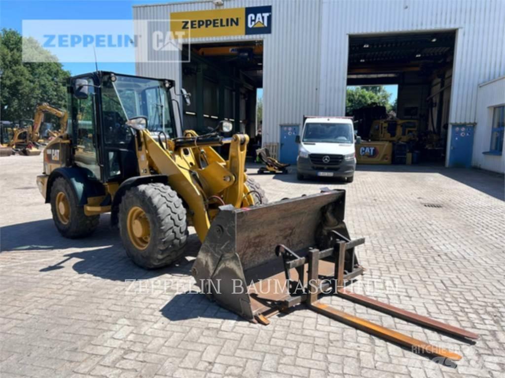 CAT 906M Naudoti ratiniai krautuvai