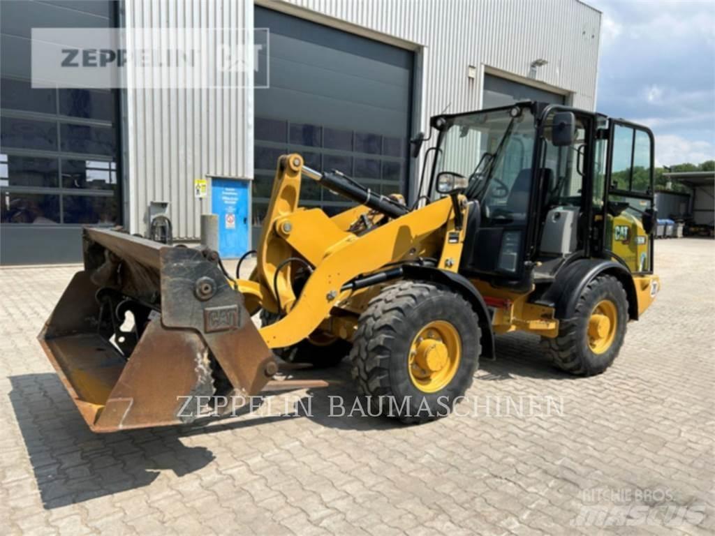 CAT 906M Naudoti ratiniai krautuvai