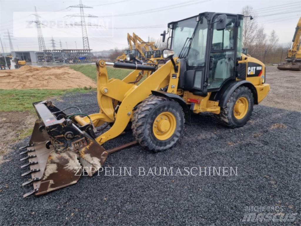 CAT 906M Naudoti ratiniai krautuvai