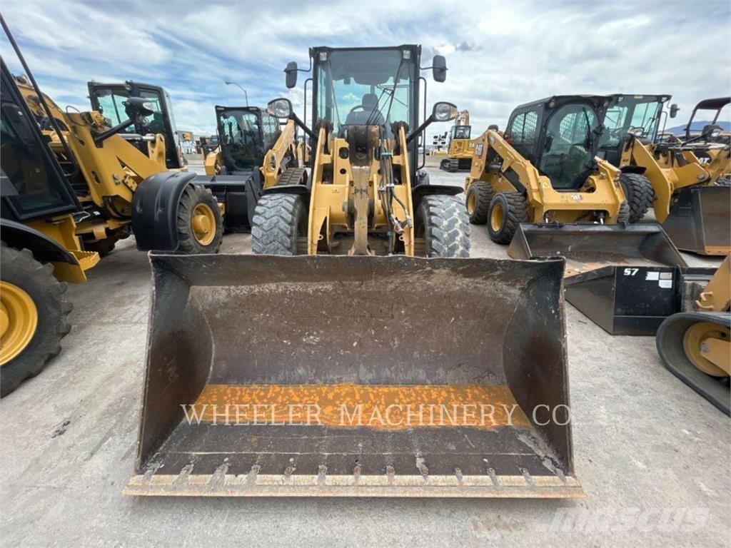 CAT 906M Naudoti ratiniai krautuvai