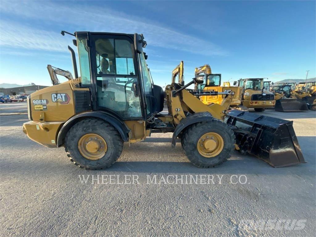 CAT 906M Naudoti ratiniai krautuvai