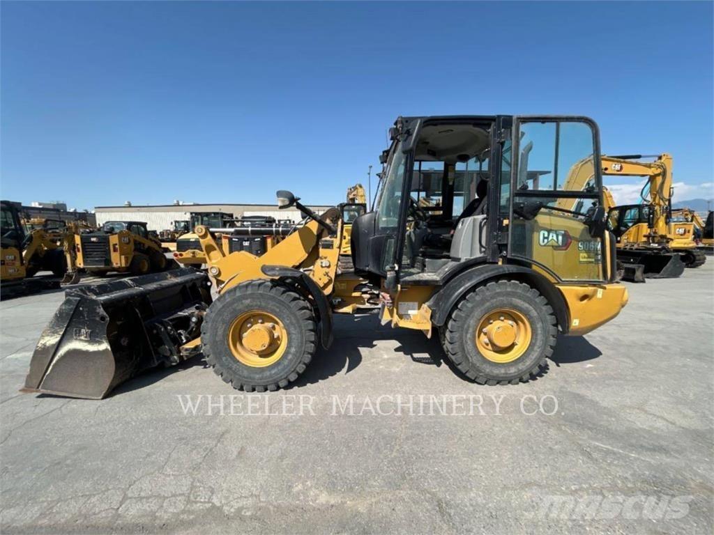 CAT 906M Naudoti ratiniai krautuvai