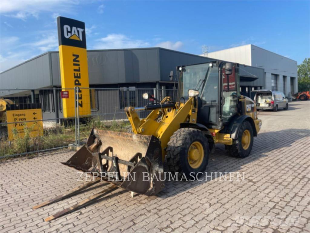 CAT 906M Naudoti ratiniai krautuvai