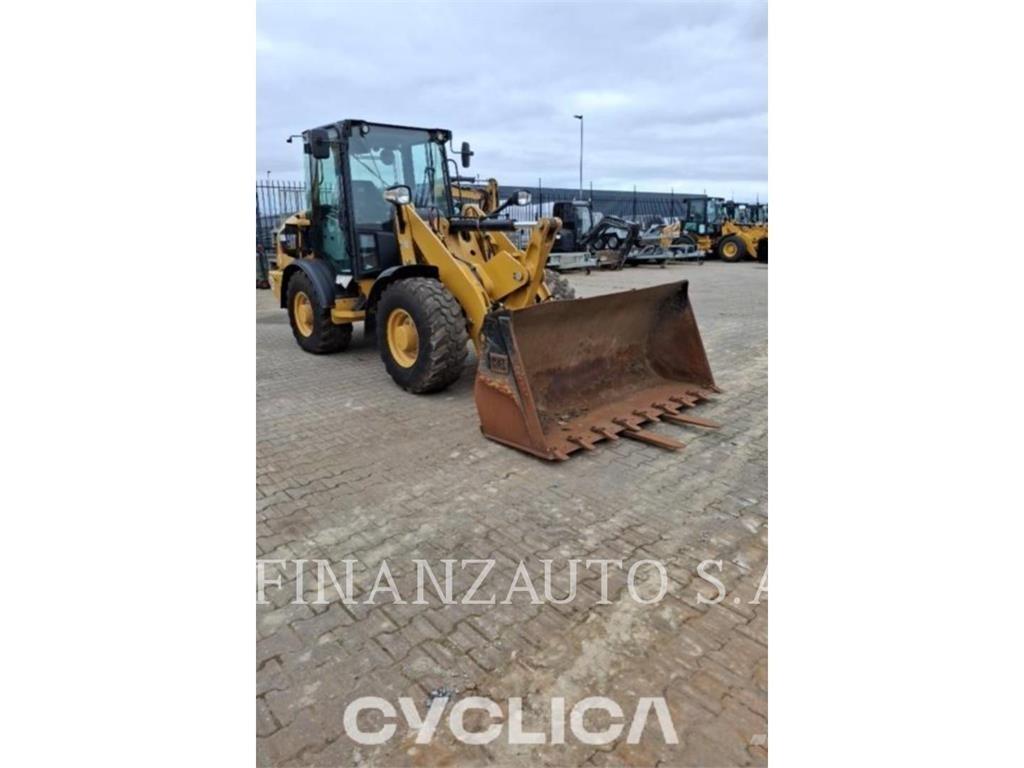 CAT 906M Naudoti ratiniai krautuvai