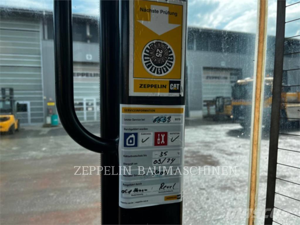 CAT 906M Naudoti ratiniai krautuvai