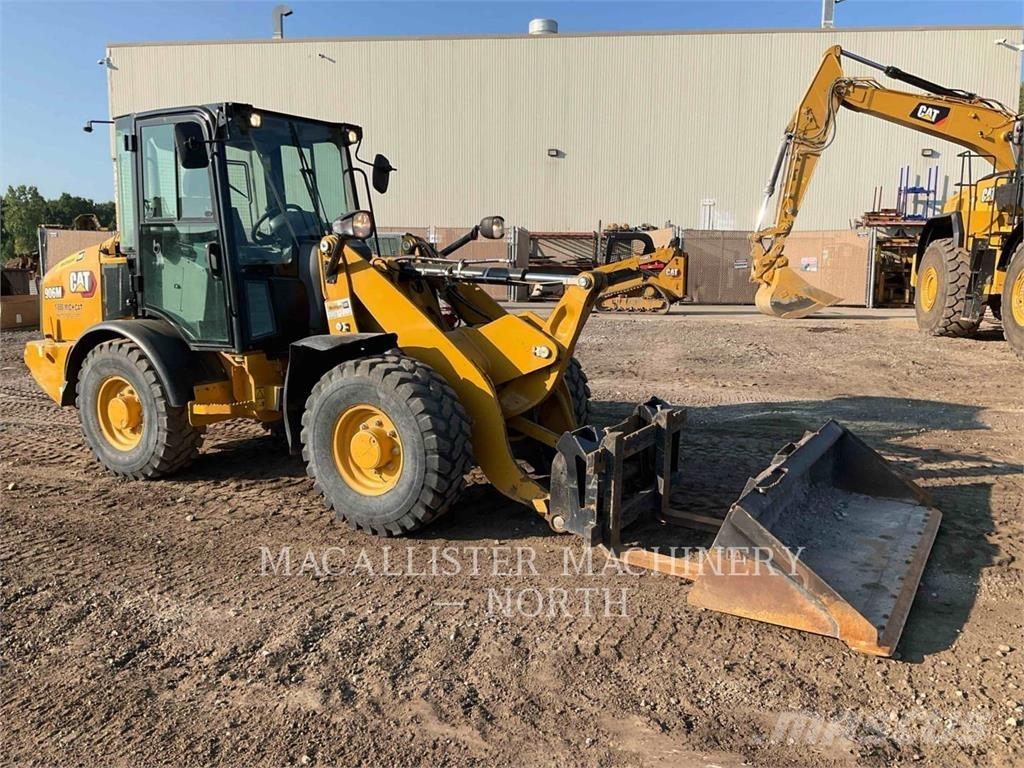 CAT 906M Naudoti ratiniai krautuvai