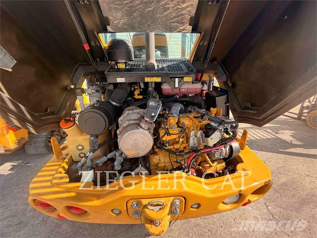 CAT 906M Naudoti ratiniai krautuvai