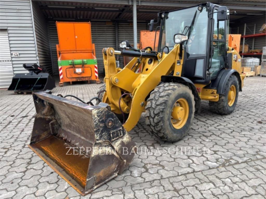 CAT 906M Naudoti ratiniai krautuvai