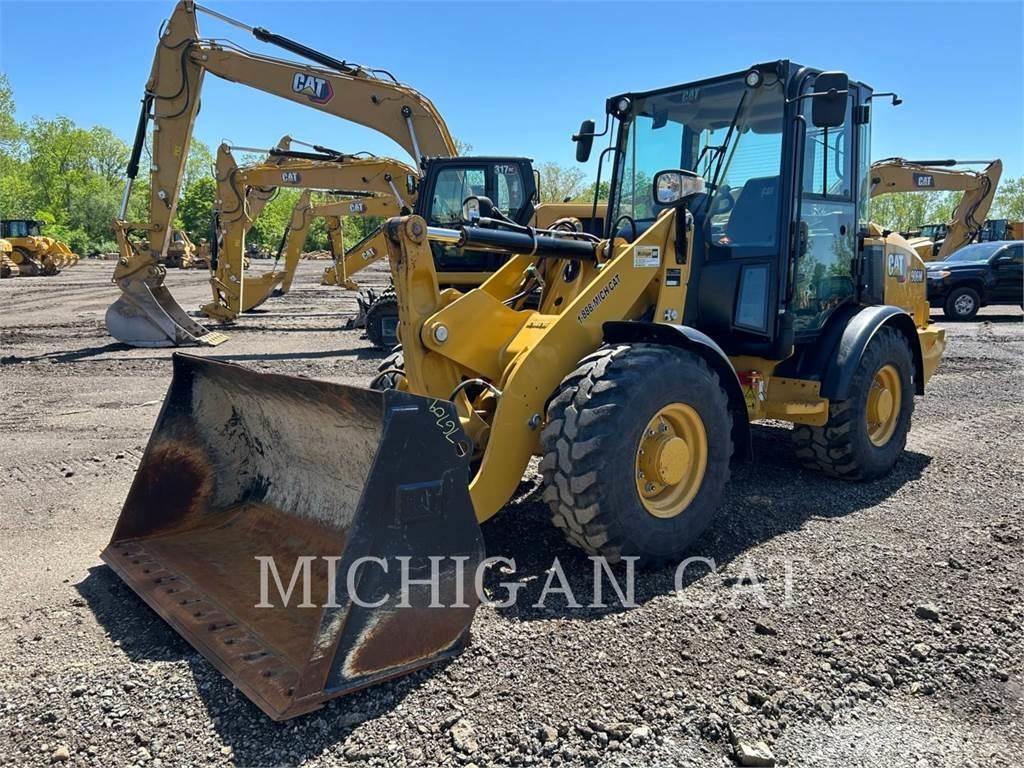 CAT 906M C Naudoti ratiniai krautuvai