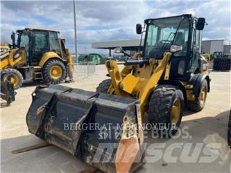 CAT 907M Naudoti ratiniai krautuvai
