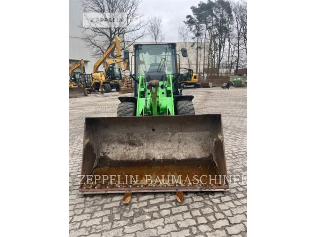 CAT 907M Naudoti ratiniai krautuvai