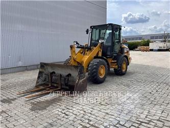 CAT 907M Naudoti ratiniai krautuvai