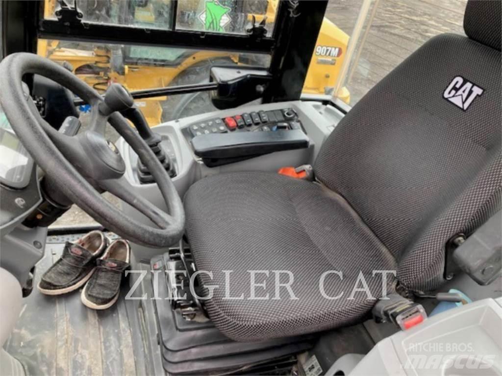 CAT 907M Naudoti ratiniai krautuvai