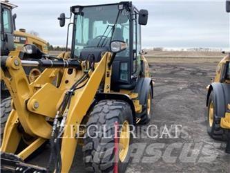 CAT 907M Naudoti ratiniai krautuvai