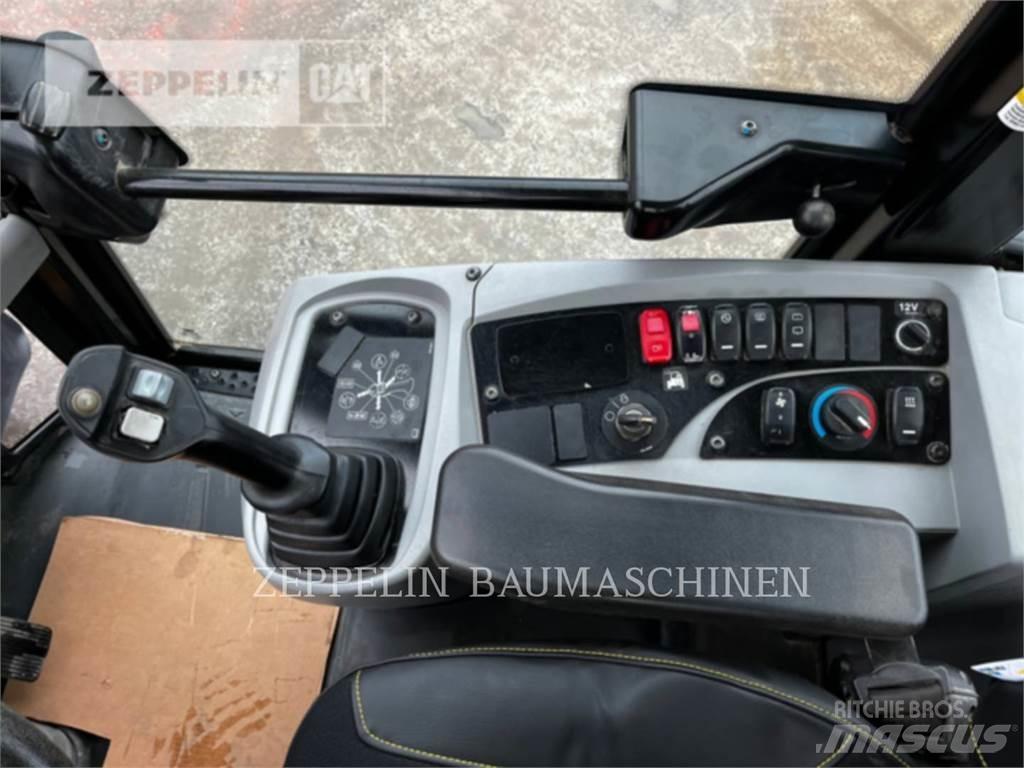 CAT 907M Naudoti ratiniai krautuvai