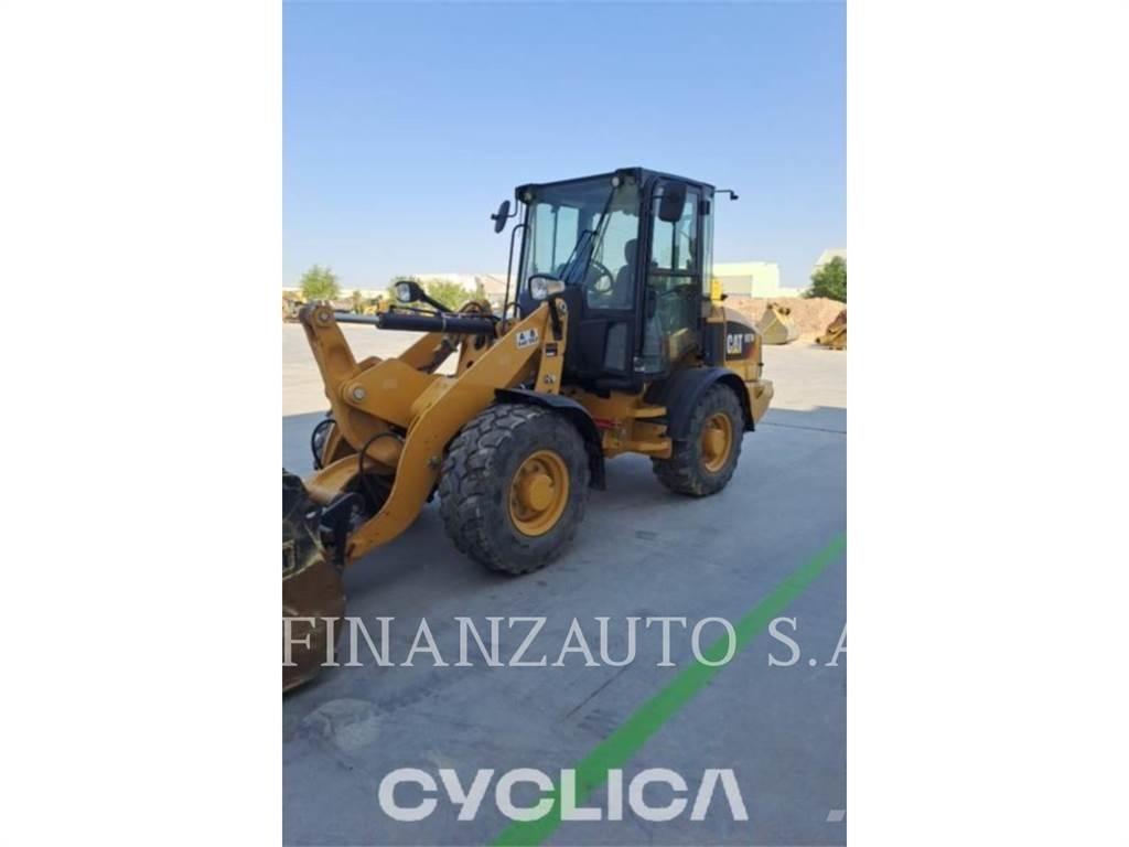 CAT 907M Naudoti ratiniai krautuvai