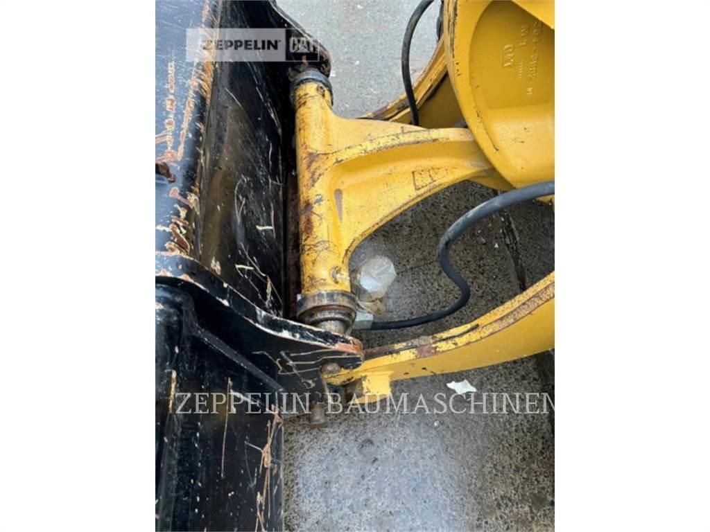 CAT 907M Naudoti ratiniai krautuvai