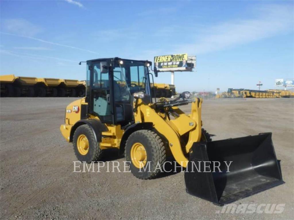 CAT 907M Naudoti ratiniai krautuvai