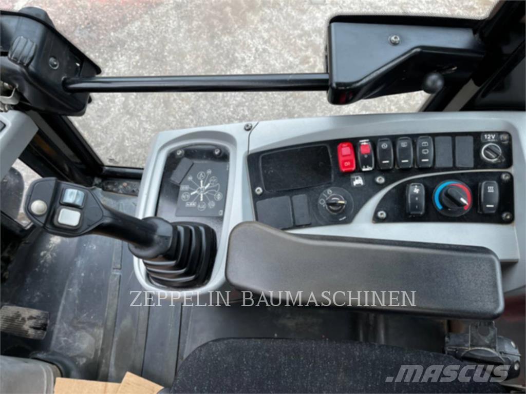 CAT 907M Naudoti ratiniai krautuvai