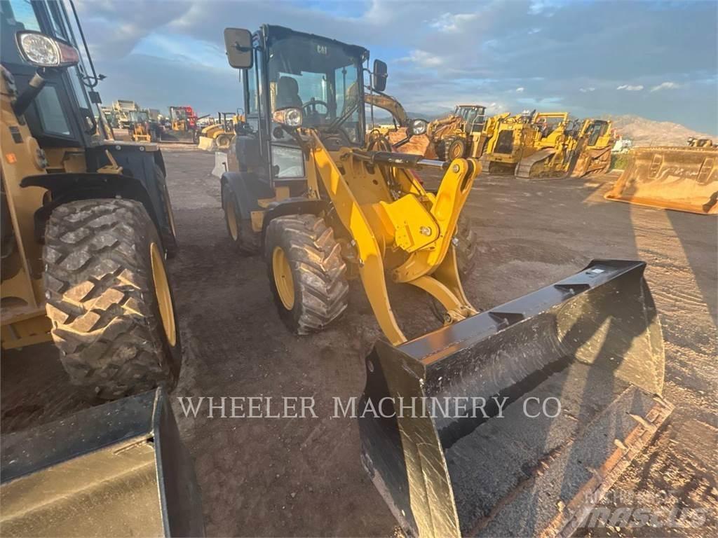 CAT 908 Naudoti ratiniai krautuvai