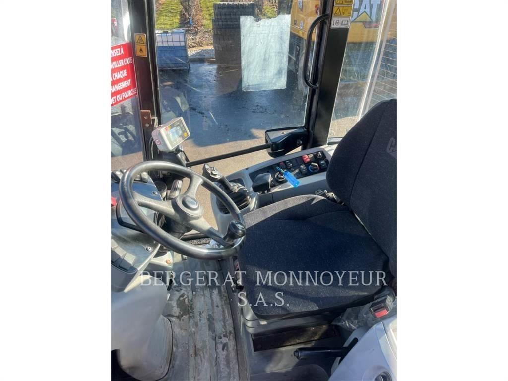 CAT 908 Naudoti ratiniai krautuvai
