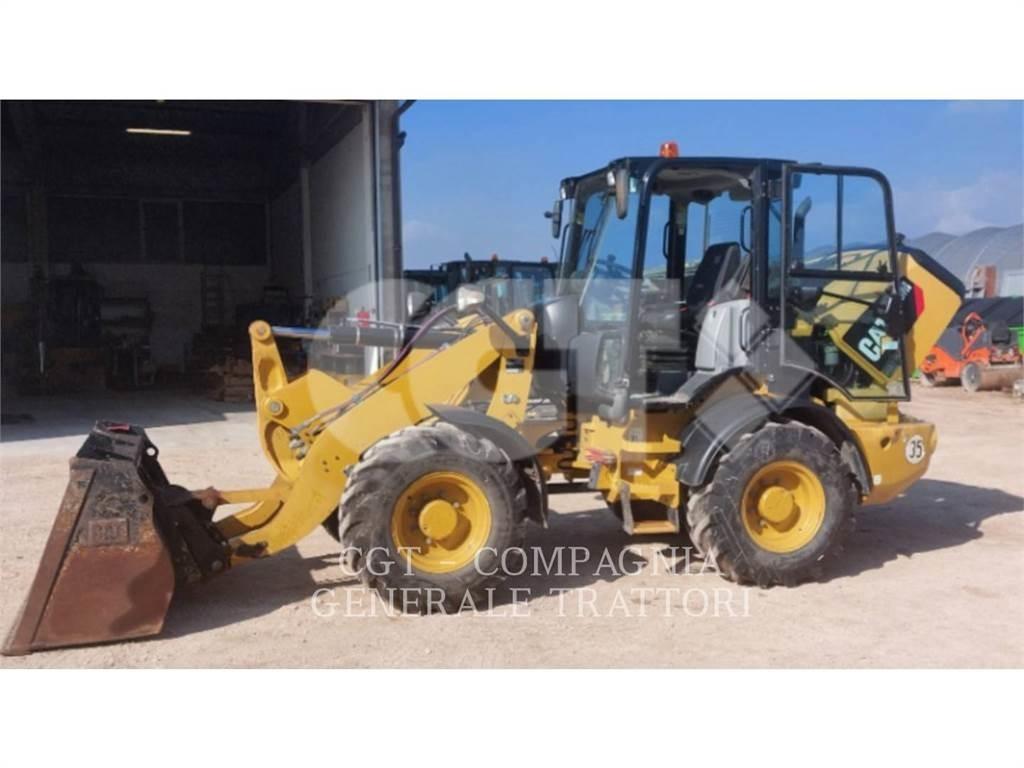 CAT 908 M Naudoti ratiniai krautuvai