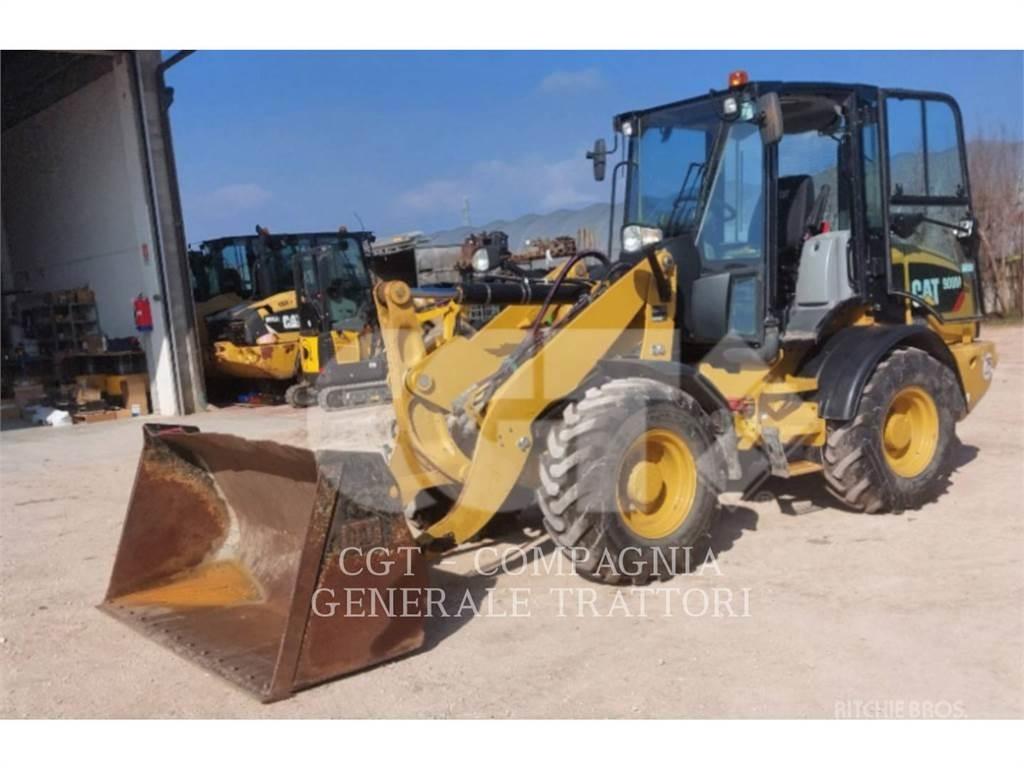 CAT 908 M Naudoti ratiniai krautuvai
