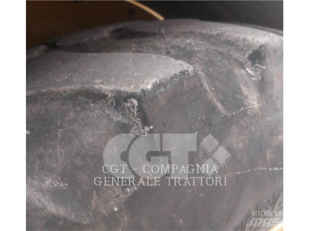 CAT 908 M Naudoti ratiniai krautuvai