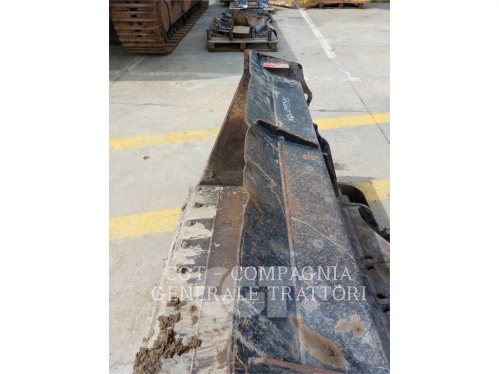 CAT 908 M Naudoti ratiniai krautuvai